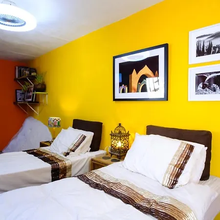 The Studio, A Colourful, Small And Unique One Bedroom Studio In Apartament *