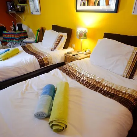 Apartament The Studio, A Colourful, Small And Unique One Bedroom Studio In *